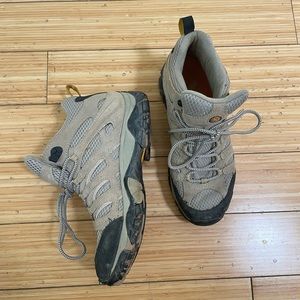 Merrell Hiking Shoes Size 8.5